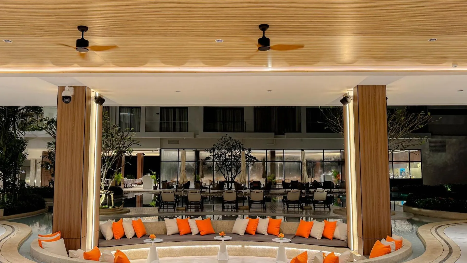 Laya Resort Phuket Island Пляж Лаян