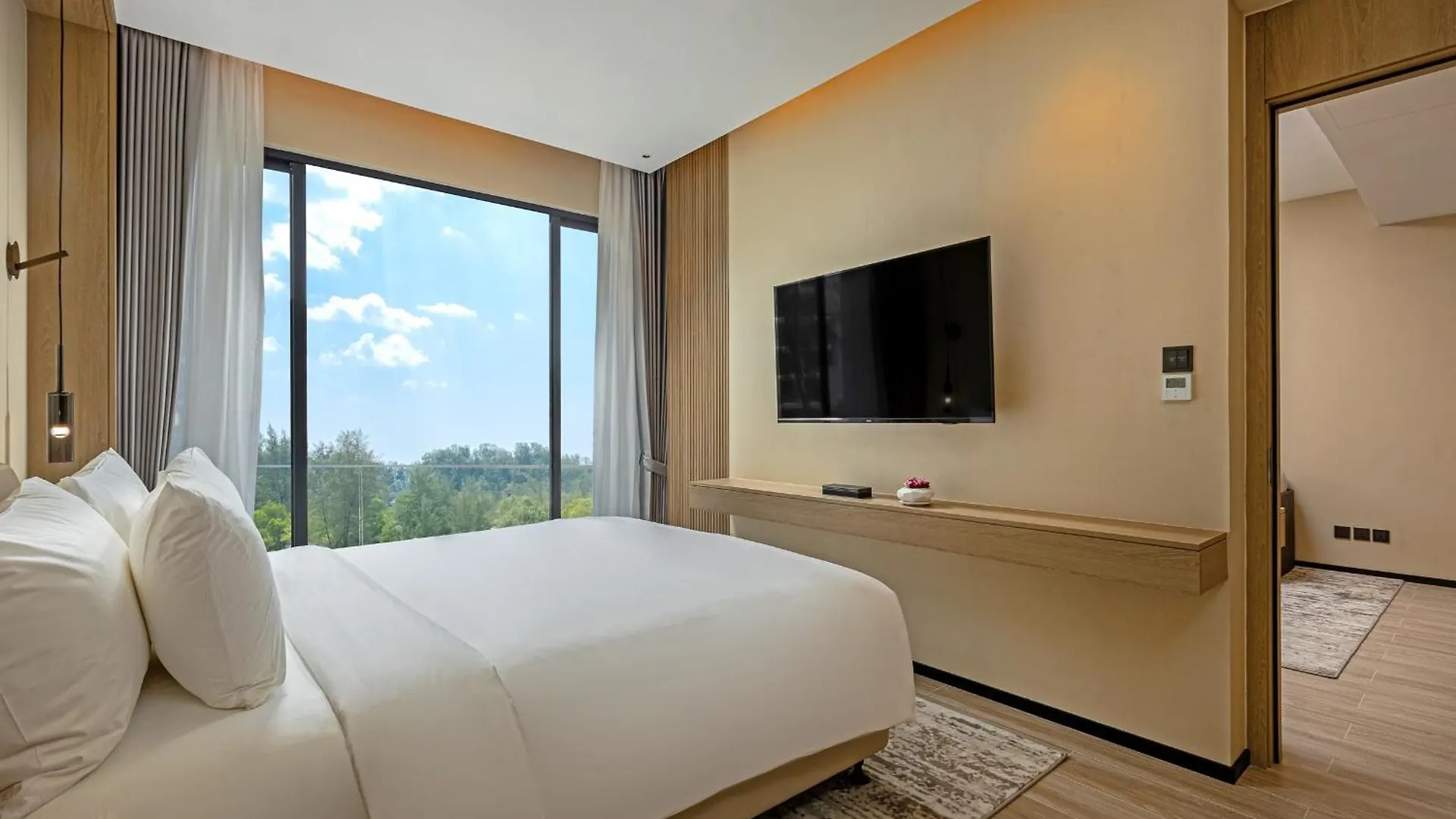 Laya Resort Phuket Island Пляж Лаян