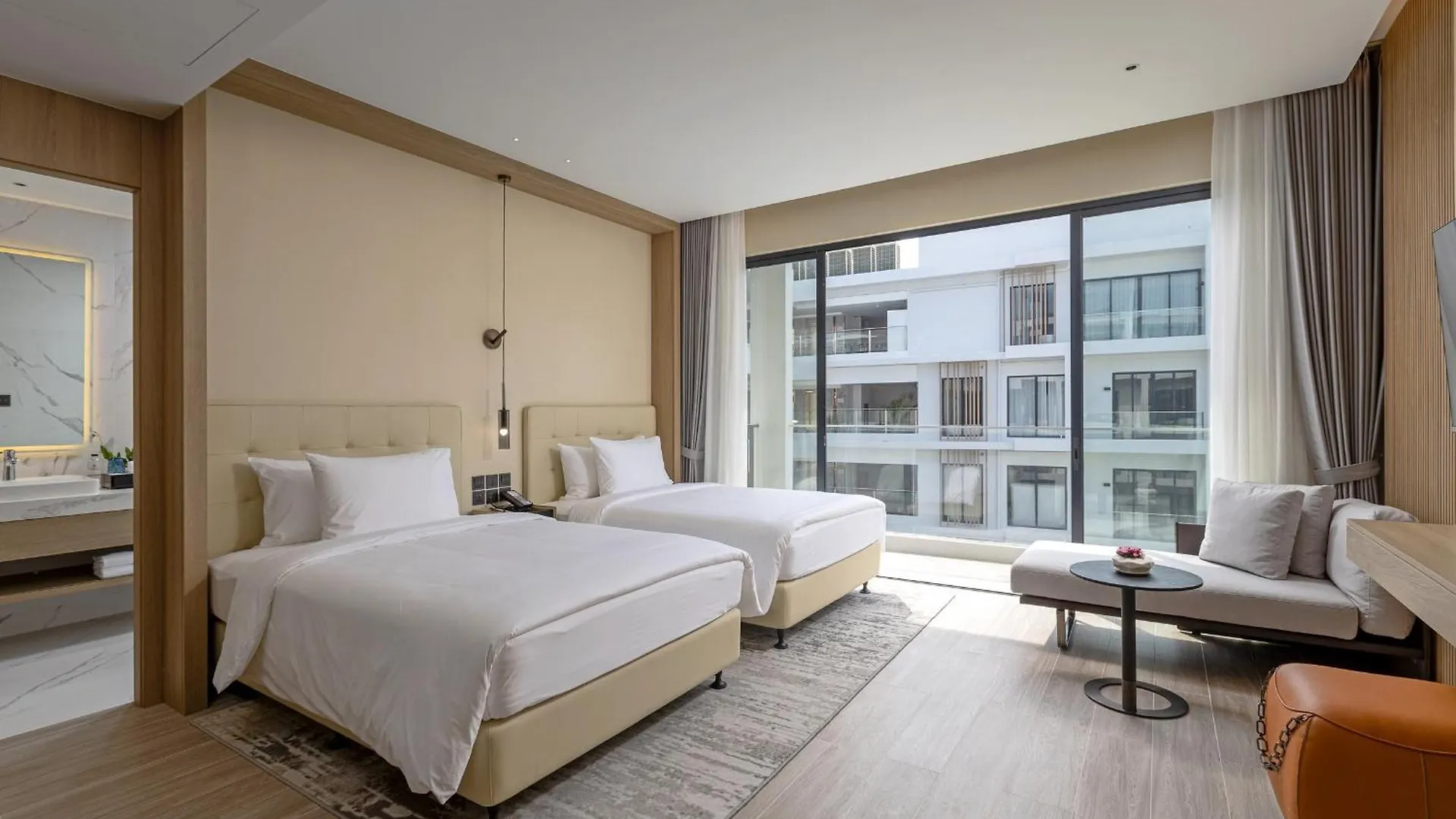 Laya Resort Phuket Island Пляж Лаян